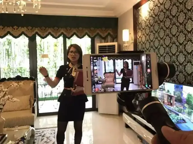 玩物直播用户评价头像展示图